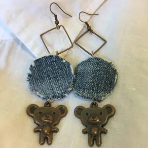 Orsetto & Denim Orecchini fatti a mano. Prodotto autentico Skillaly, Made in Italy.