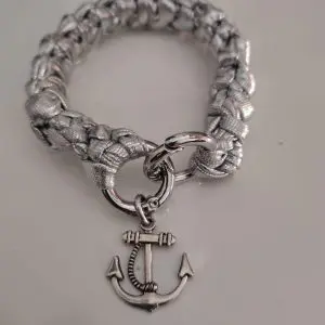 Women's bracelet. Handmade. With charm pendant. Authentic Skillaly product, Made in Italy.