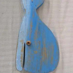 Balena in legno di recupero. Prodotto autentico Skillaly, Made in Italy.