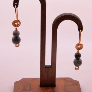 Orecchini in Rame con Larvikite. Prodotto artigianale Skillaly, Made in Italy.